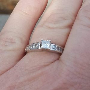 1/2 carrot white gold ring